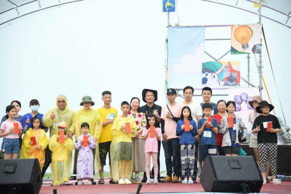 【2025曼波新城太平洋國際疊石藝術季盛大開幕  國內外疊石好手齊聚七星潭  縣長徐榛蔚邀旅客來體驗花蓮自然之美】缩略图