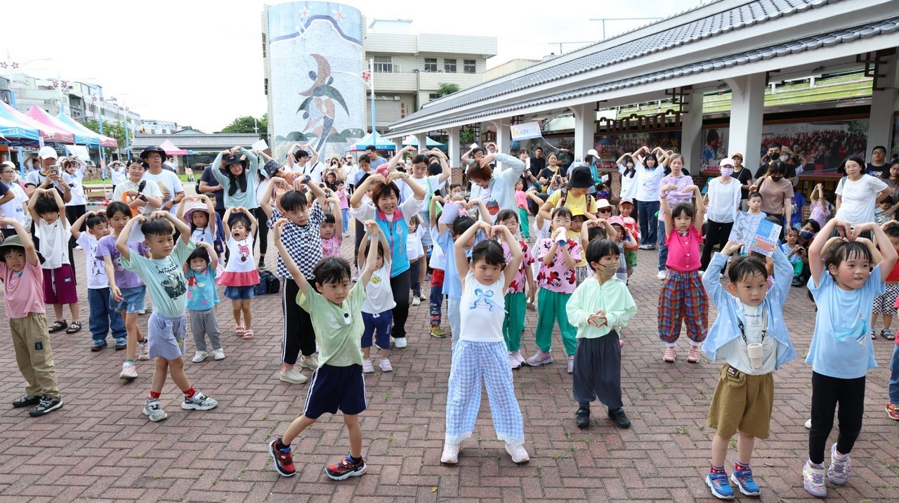 【吉安鄉親情假日「尋找拼圖」同樂 游淑貞陪伴「LOVE」遊戲說客語】缩略图
