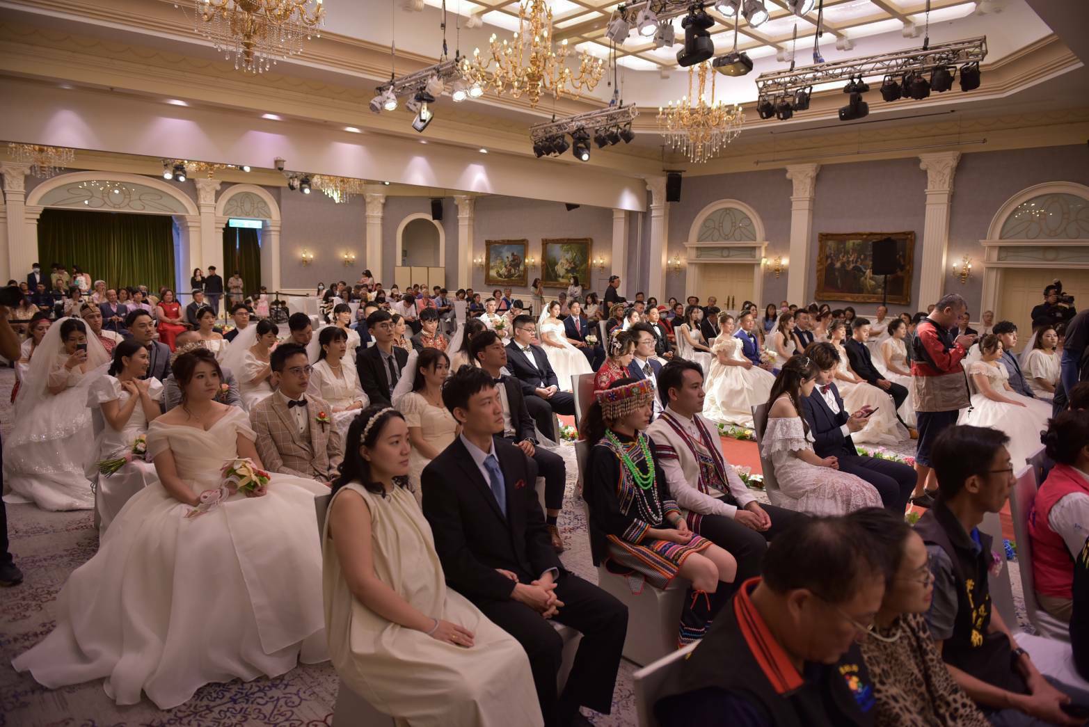 【繁花盛開．百花齊放  花蓮縣春季集團結婚 縣長徐榛蔚為31對新人證婚獻上祝福】缩略图