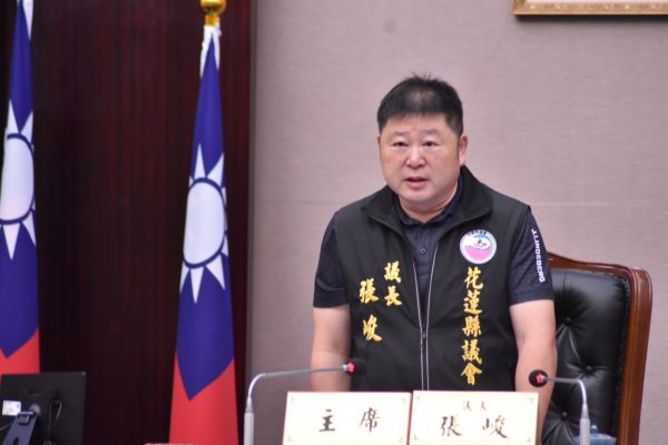 【端午連假湧現車潮 張峻議長籲鄉親注意行車安全、平安返鄉團圓】缩略图