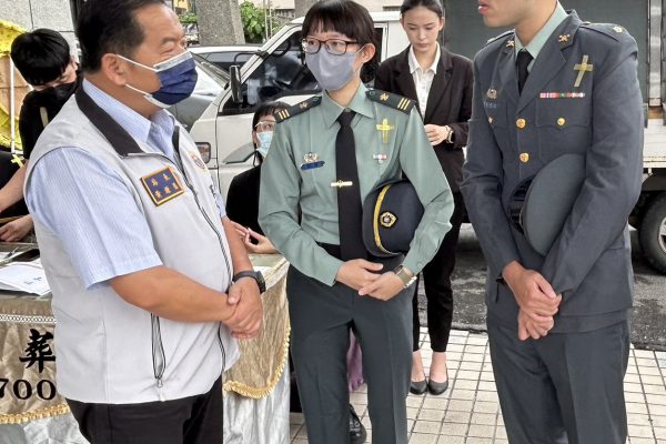 【官兵親屬辭世情難捨 花蓮軍人服站送上關懷與追思】缩略图
