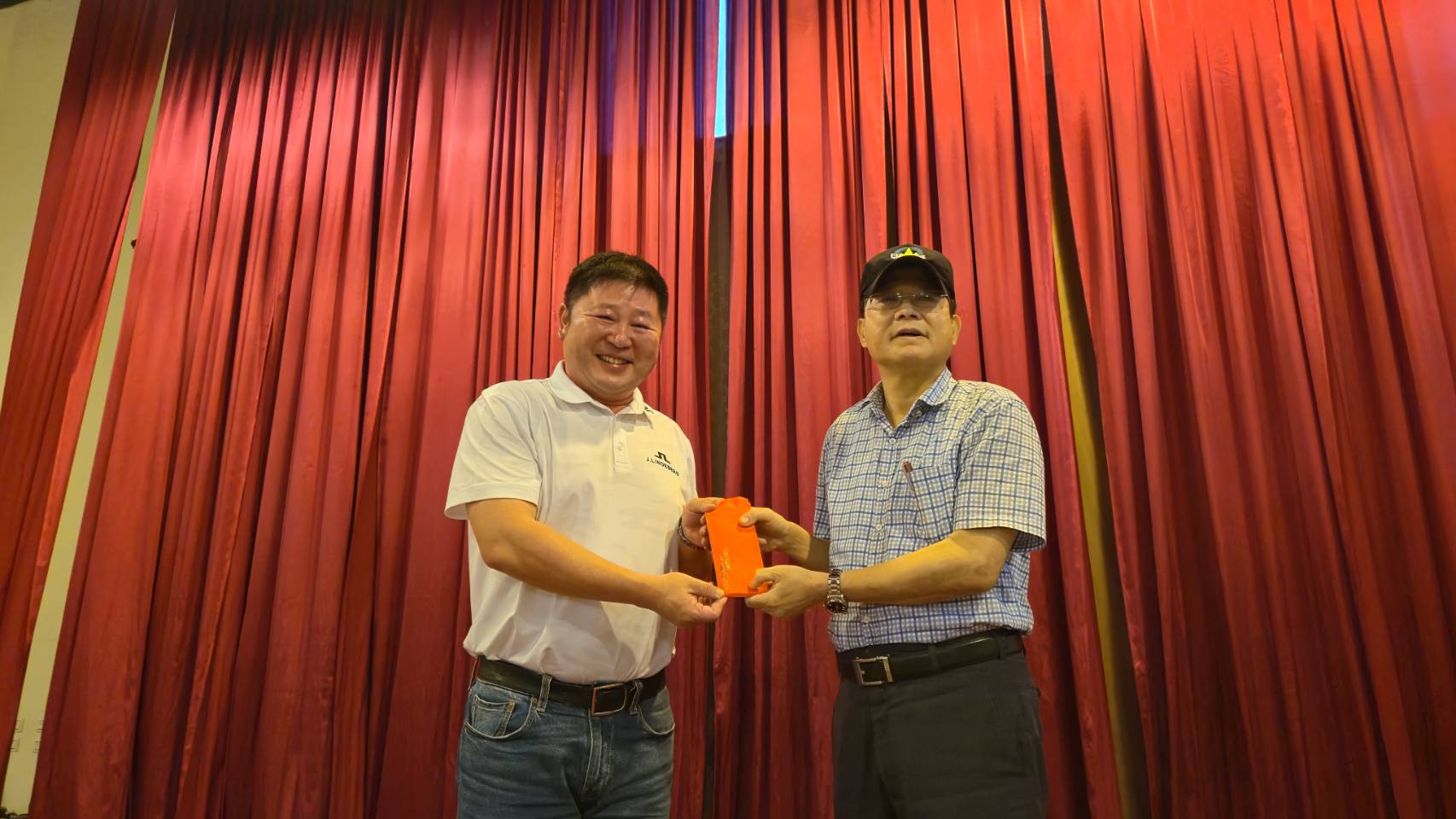【警察節即將到來 花蓮縣警察局打擊犯罪績效卓著 張峻議長偕同議員致贈加菜金慰勉有功人員】缩略图