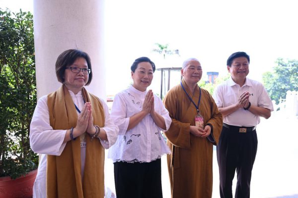 【花蓮舉辦護國息災大悲法會 徐榛蔚縣長與佛教界齊聚祈福安民】缩略图