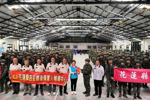【後備旅教召訓練提升保家衛國實力 游淑貞慰問受訓官兵弟兄贈加菜金】缩略图
