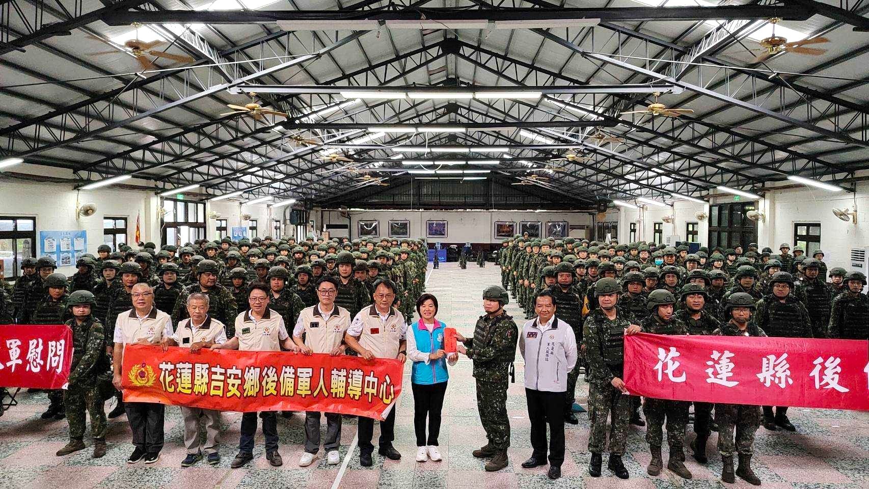 【後備旅教召訓練提升保家衛國實力 游淑貞慰問受訓官兵弟兄贈加菜金】缩略图