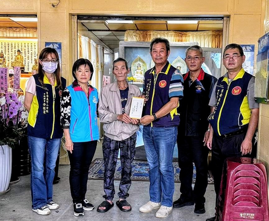 【把愛傳出去》吉安警偕吉安義警第二中隊捐助棺木及骨灰罈資助弱勢家庭】缩略图