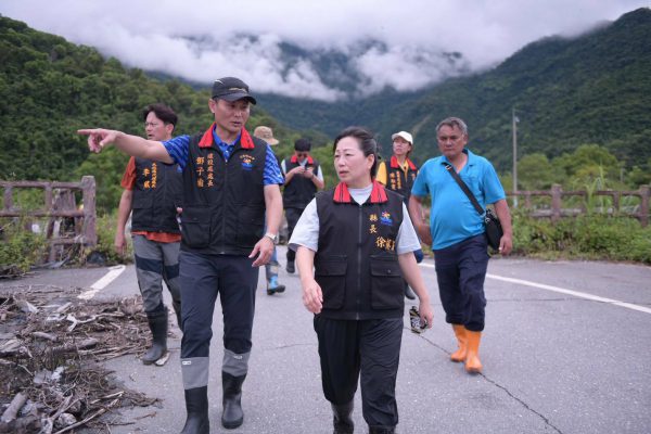 【花蓮縣長徐榛蔚為鄉親大聲疾呼：「回家 真的好難」 呼籲中央正視花東交通投入】缩略图