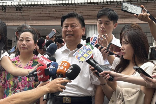【傅崐萁與徐榛蔚投票表達心聲 盼社會回歸祥和團結】缩略图