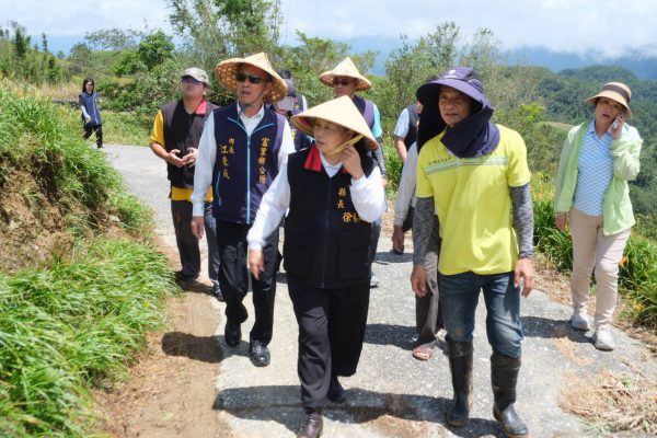 【楊柳遠離 徐榛蔚全天多處勘災行程!拚最快速度復原家園】缩略图
