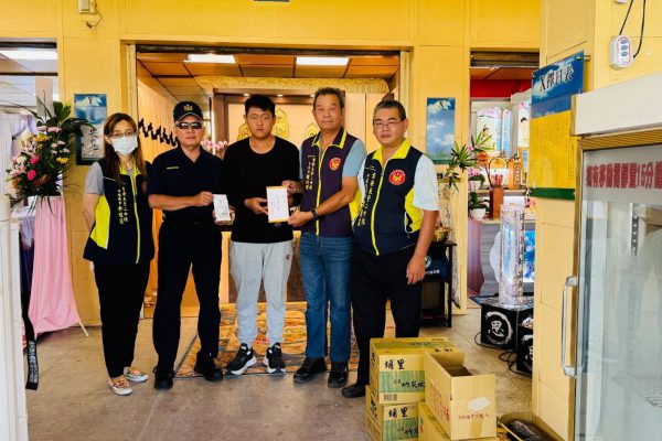 【把愛傳出去》吉安警偕吉安義警第二中隊捐助棺木及骨灰罈資助弱勢家庭】缩略图