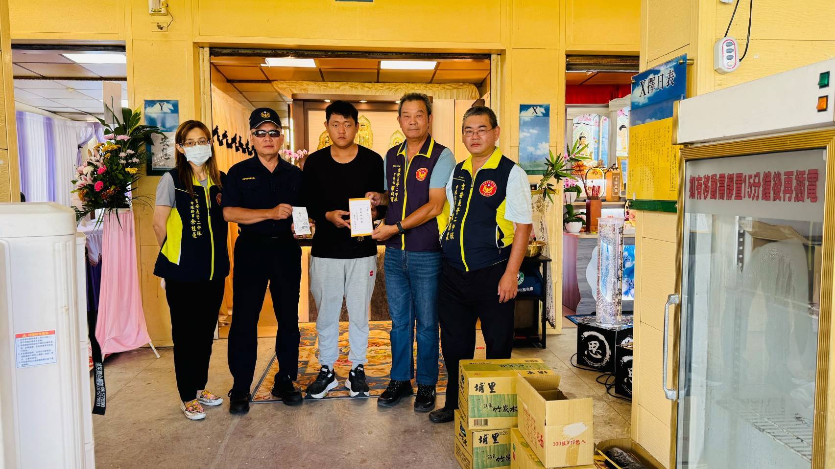 【把愛傳出去》吉安警偕吉安義警第二中隊捐助棺木及骨灰罈資助弱勢家庭】缩略图