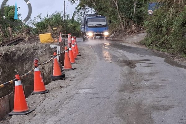 【花蓮縣政府辦理壽豐鹽寮山嶺路復建工程 施工中請減速小心慢行】缩略图