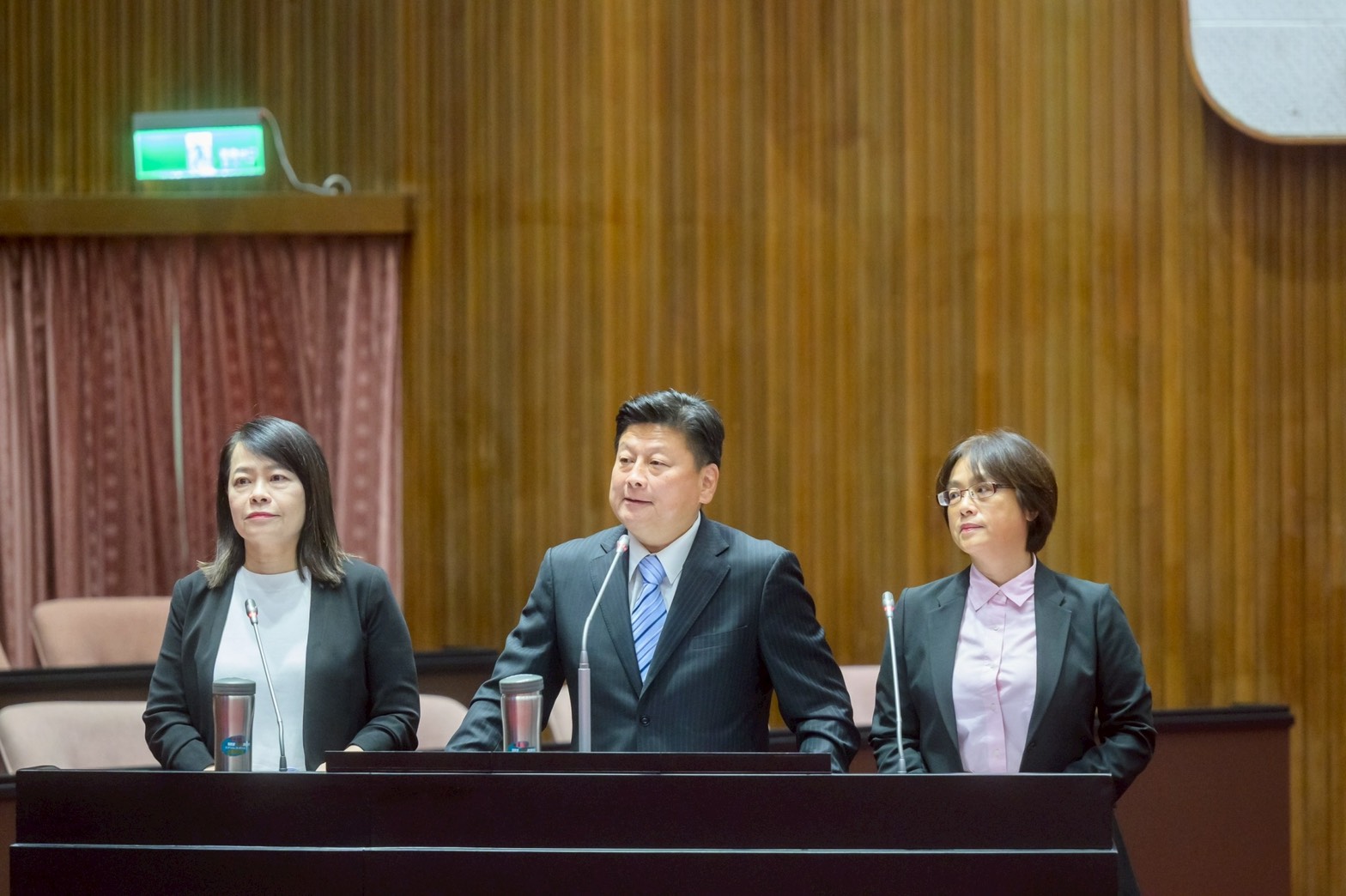 【立法院質詢臺美關稅談判進展 國民黨批政府失職 經濟未來堪憂】缩略图