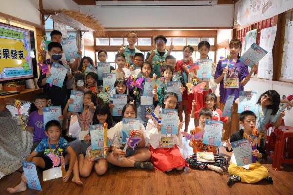 【花蓮市客家小網紅熱力回歸 鏡頭前自信說客語】缩略图