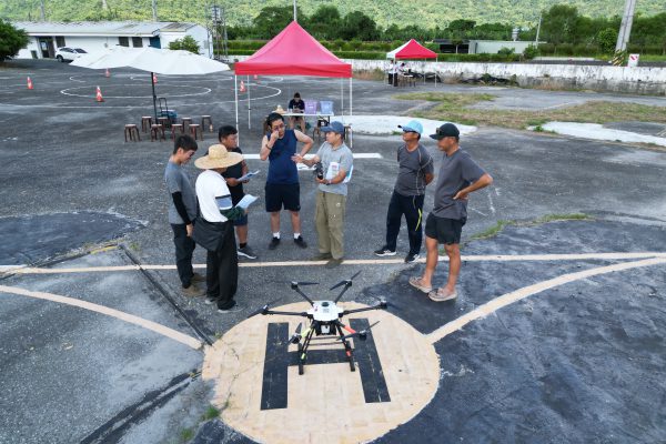 【花蓮縣低碳暨低空經濟發展協會成功舉辦無人機專業基礎級術科考試培訓班 地方民意代表齊聚支持 共推低碳農業與低空經濟發展】缩略图