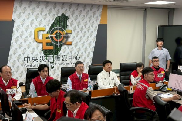 【傅崐萁對堰塞湖潰壩事件表達憂心 呼籲中央加速應對措施】缩略图