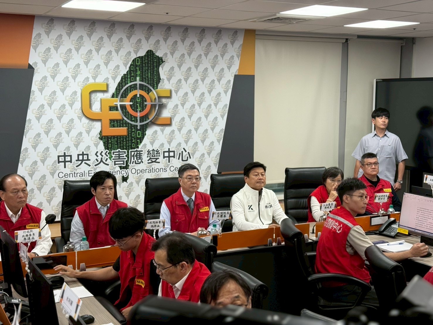 【傅崐萁對堰塞湖潰壩事件表達憂心 呼籲中央加速應對措施】缩略图