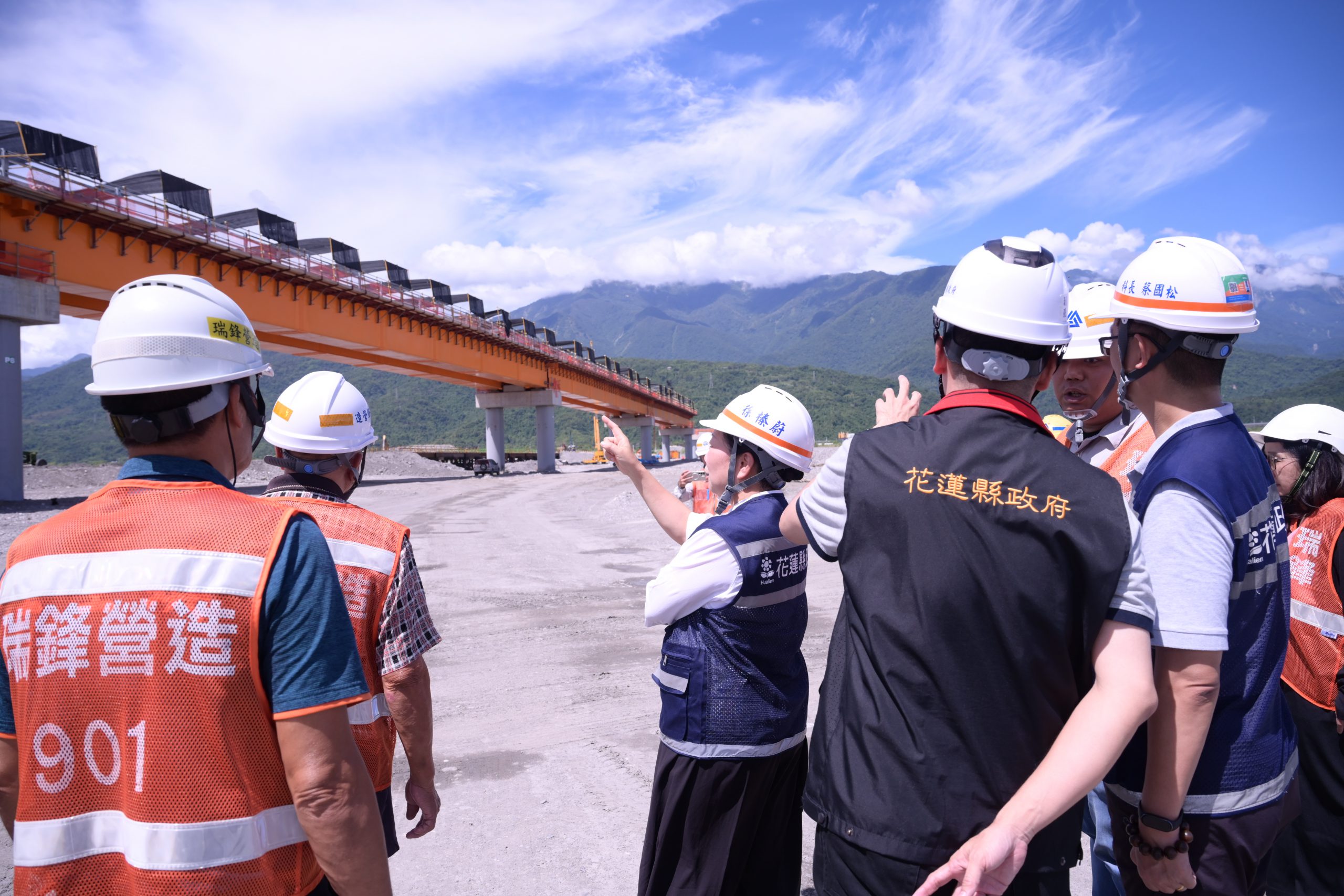 【徐榛蔚縣長會勘南區建設 高寮大橋預估提前明年四月完工 】缩略图