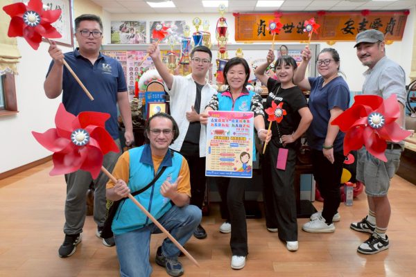 【吉安慶雙十 產業好市集 游淑貞邀鄉親升旗祈福、產業行銷、健走摸大獎】缩略图