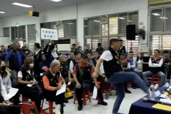 〈社論〉拒絕踹桌政治，重建才是光復唯一出路缩略图