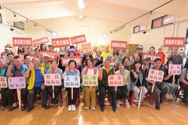 【游淑貞聚宮廟愛關懷銀髮長輩 開啟友善社區健康樂齡照護網】缩略图