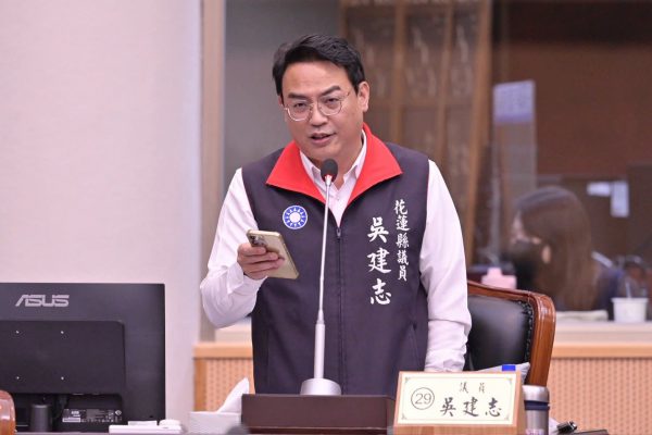 【陸配民選村長遭解職案翻盤：政治荒謬劇的初步止血】缩略图