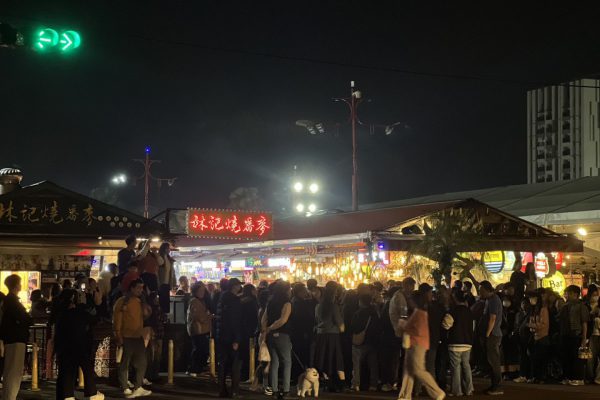 【《生存王2》黃金陣容來到花蓮拍攝 東大門夜市粉絲熱情應援現場氣氛沸騰】缩略图