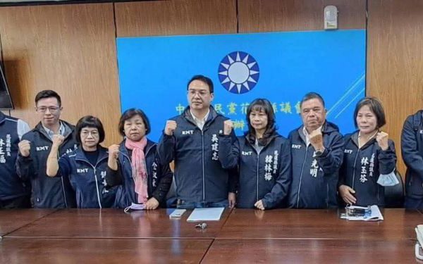 【花蓮萬里溪堰塞湖危機加劇 國民黨議會黨團呼籲中央政府立即採取工程治理措施】缩略图