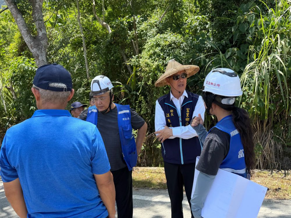 【 花79線施工路段路基坍塌 富里鄉公所緊急封閉道路全力搶修 籲請用路人改道通行】插图1