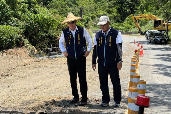 【 花79線施工路段路基坍塌 富里鄉公所緊急封閉道路全力搶修 籲請用路人改道通行】缩略图