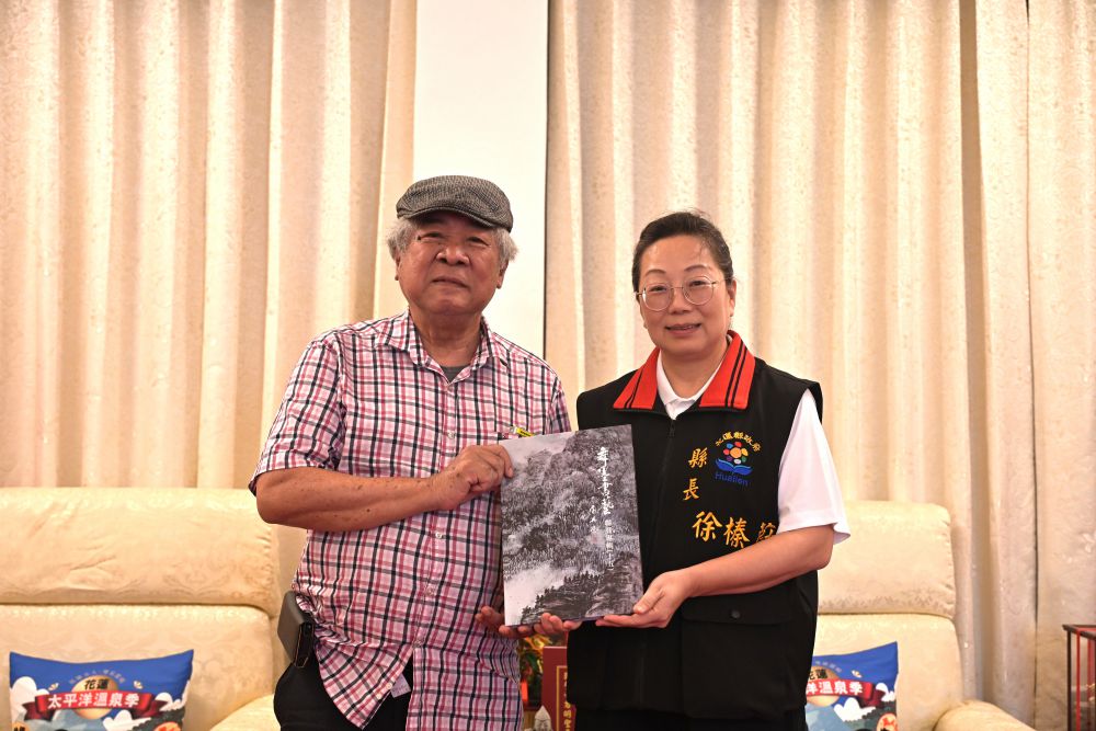 【花蓮縣書法協會8月2日好客藝術村《舞墨書藝》聯展 徐榛蔚肯定書藝薪傳】　缩略图