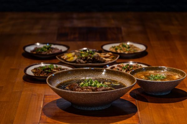 【逆勢轉型熬出好滋味 花蓮「久藏味牛肉麵」一碗暖湯擄獲食客心】缩略图