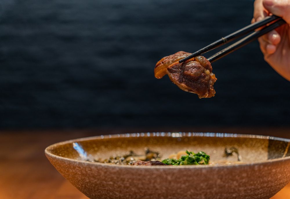 【逆勢轉型熬出好滋味 花蓮「久藏味牛肉麵」一碗暖湯擄獲食客心】插图2
