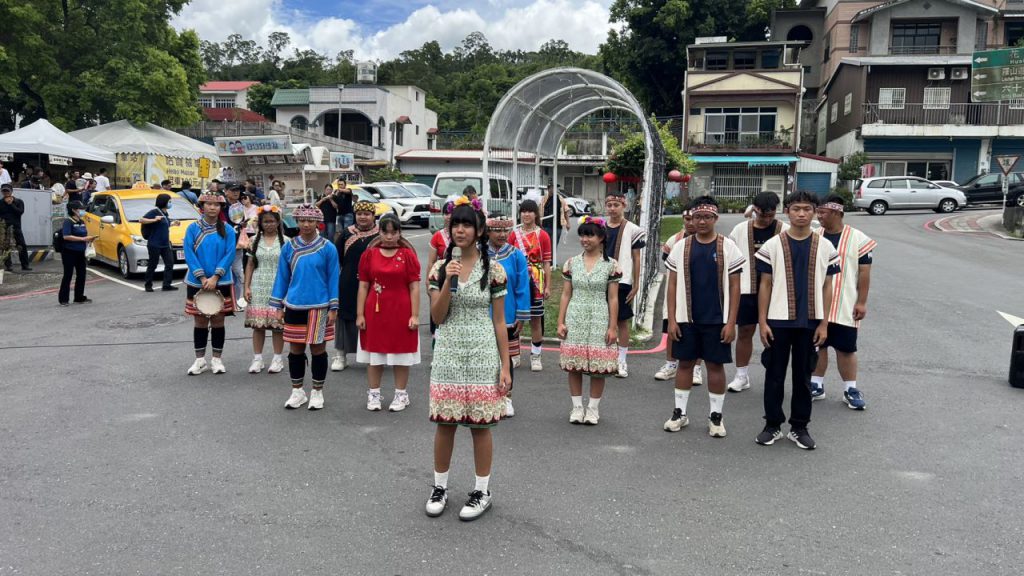 【仲夏寶島號第二梯次駛進富里 原住民族日美聲迎賓 富北國中合唱團唱出多元共融、金針花季正式暖身】插图