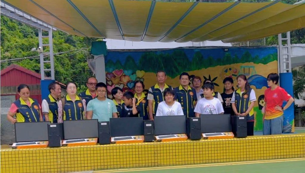 【龍元慈善協會偏鄉送暖 贈花蓮明里國小學童5台電腦】插图 【龍元慈善協會偏鄉送暖 贈花蓮明里國小學童5台電腦】插图