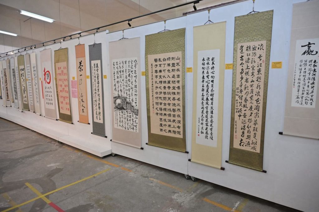 【115年舞墨書藝聯展隆重開展 吉安攜宜花東書藝家展墨香 游淑貞推動生活即藝術、藝術即生活 讓藝術融入居民日常】插图2