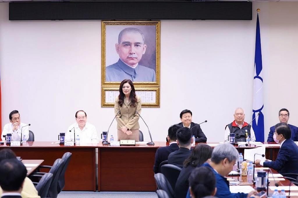 【傅崐萁：缺席總預算協商是對行政權漠視立法權的軟性抗議 盼朝野儘速完成審查】插图