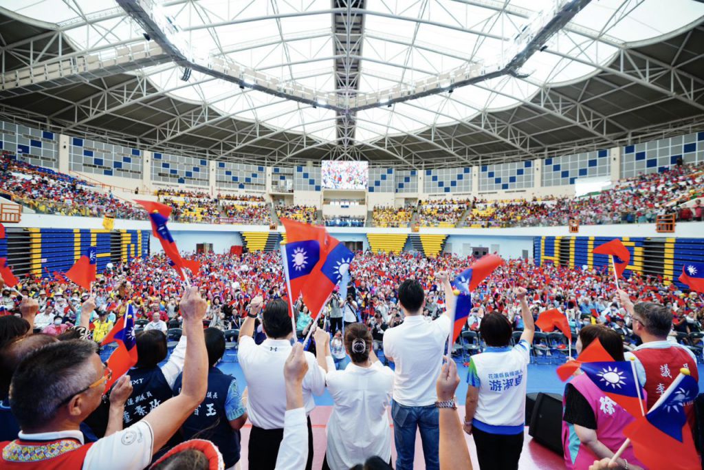 【國民黨花蓮團結大會》蔣萬安授旗力挺「唯一正藍」游淑貞 五合一全壘打】插图5