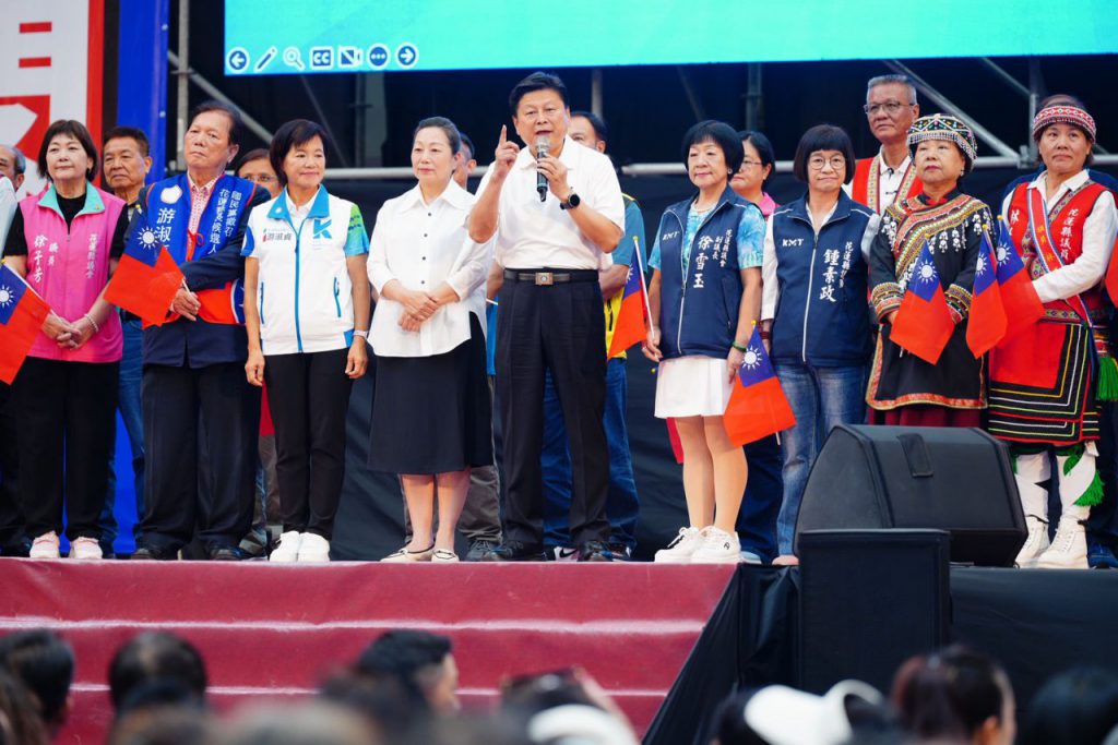 【國民黨花蓮團結大會》蔣萬安授旗力挺「唯一正藍」游淑貞 五合一全壘打】插图2