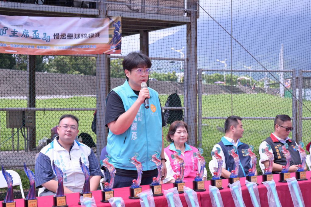 【主席盃慢壘錦標賽熱血開打 魏嘉彥提醒選手防曬補水】插图