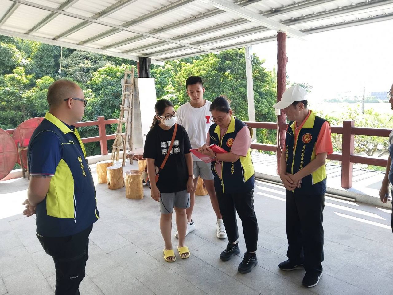 中秋送暖花蓮偏鄉 龍元慈善公益協會攜手善心助弱勢完成最後一程插图1