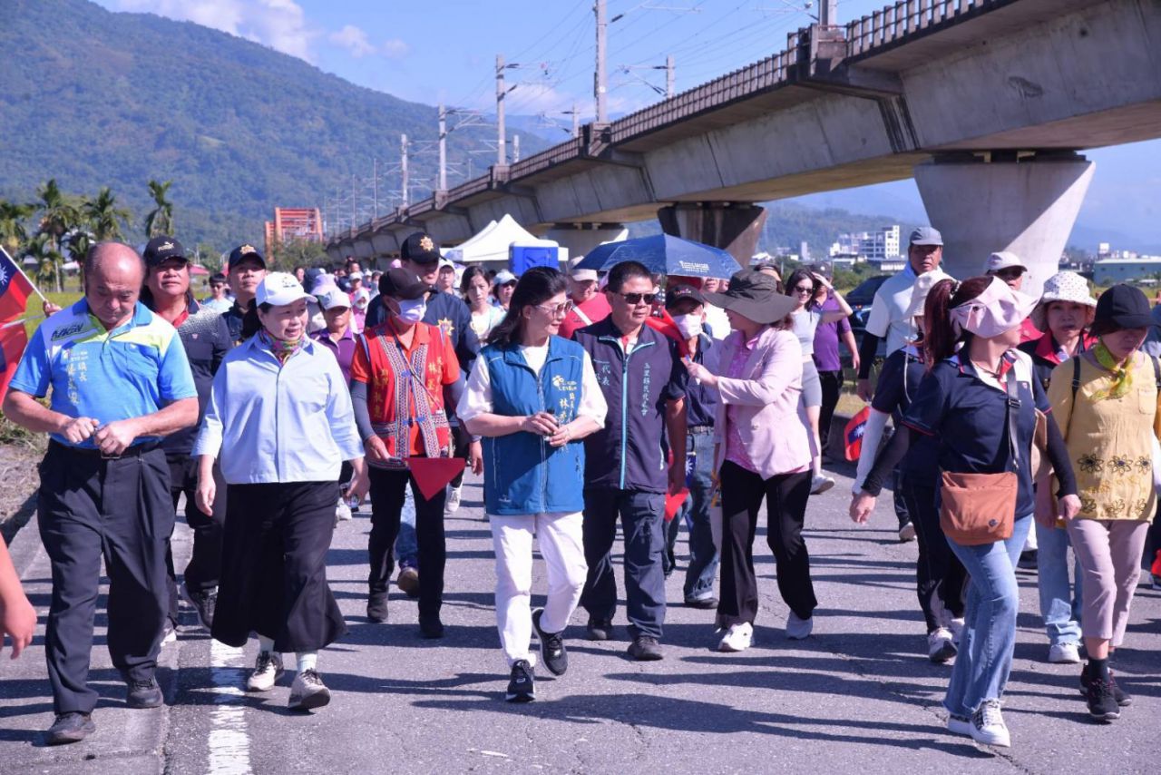 【徐榛蔚出席「雙十國慶玉里虹橋全民健走活動」 感謝地方攜手同心 讓花蓮更好】插图2