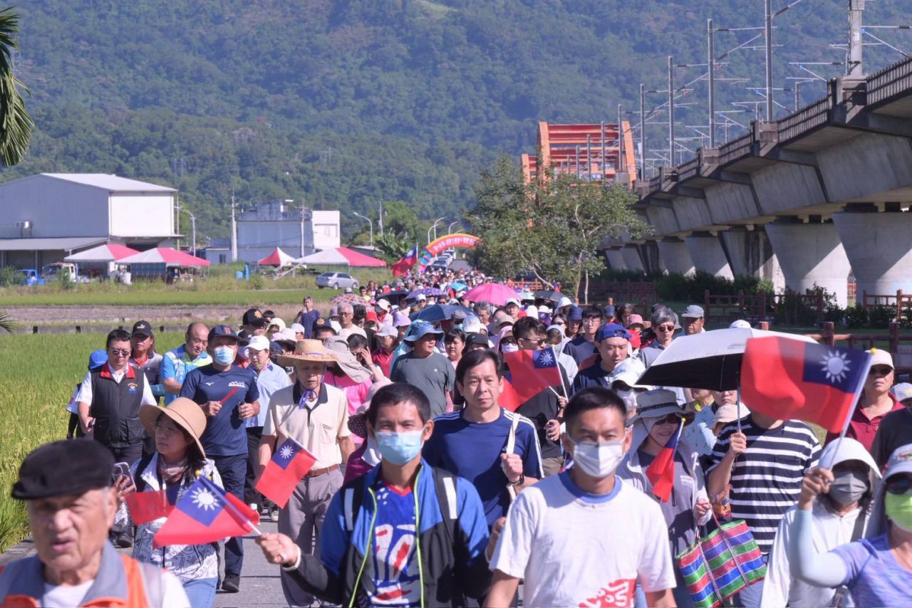 【徐榛蔚出席「雙十國慶玉里虹橋全民健走活動」 感謝地方攜手同心 讓花蓮更好】插图4