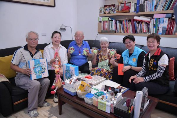 【花蓮縣115年度重陽敬老禮金溫馨發放中 縣長徐榛蔚親訪滿百長者落實高齡友善】缩略图