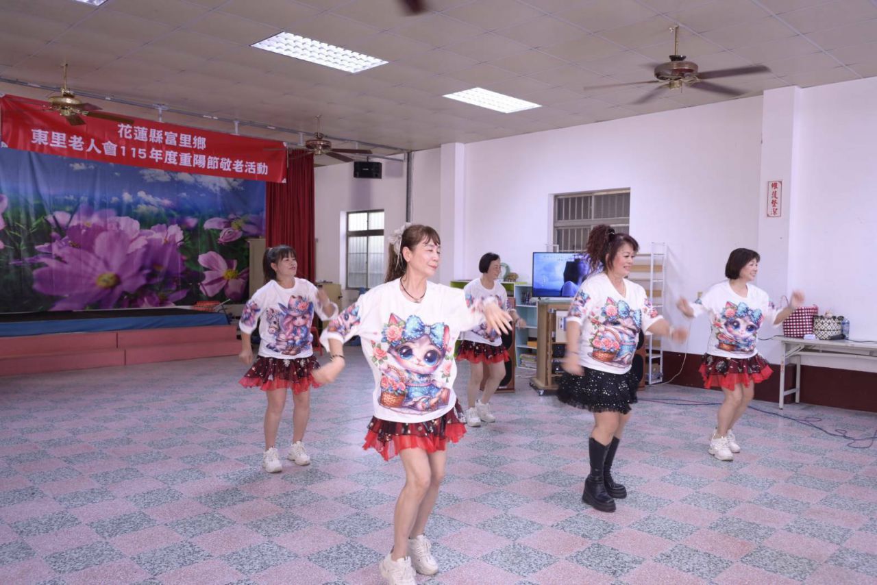 【縣長徐榛蔚偕立委傅崐萁走訪富里鄉老人會 推廣新年度銀髮福利政策】插图2