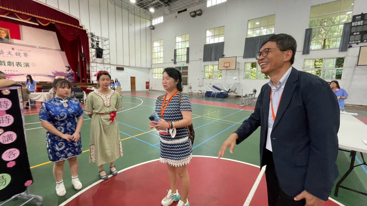 【吉安國中客家藝文東區初賽奪「戲劇、口說」雙料特優 中央客委會語發處長何金樑親臨讚許、感謝花蓮市長魏嘉彥連2年挹注經費 12月挺進總決賽】插图