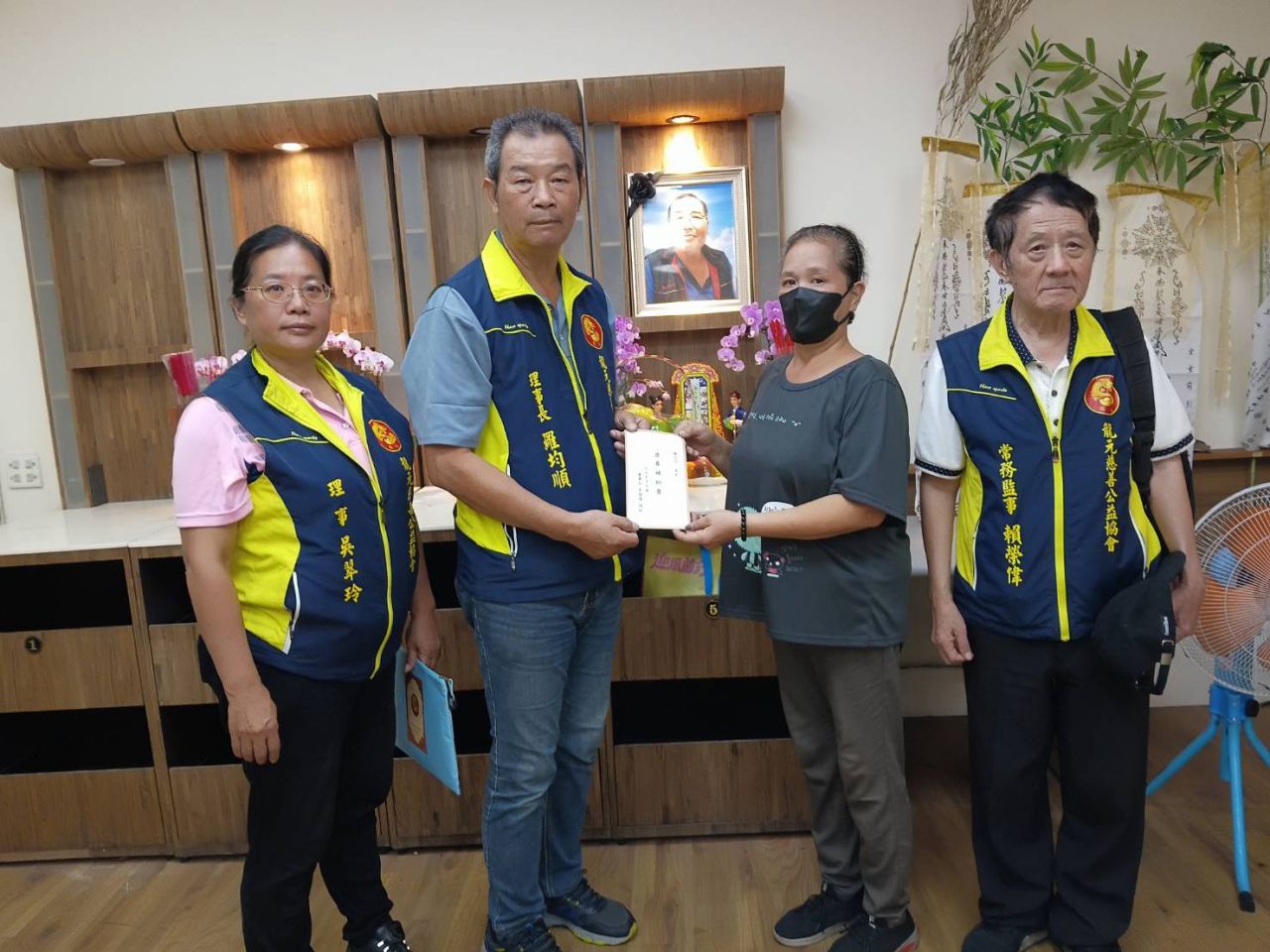 【秋日送愛！新城低收洗腎男病逝妹無力葬兄 龍元慈善協會攜手警方與企業圓滿後事】缩略图