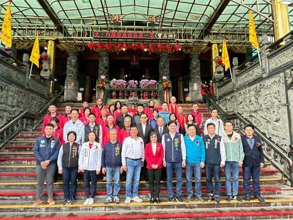 南方澳進安宮「寶石珊瑚媽祖鳳冠復華」儀典 劉世芳：感謝宗教團體捐款善舉 發揮正向力量缩略图