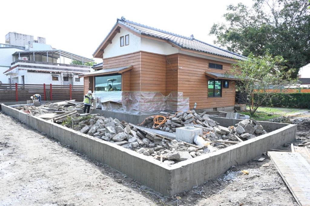 花蓮縣長徐榛蔚視察鳳林校長夢工廠　推動在地文化記憶與教育公園新亮點缩略图